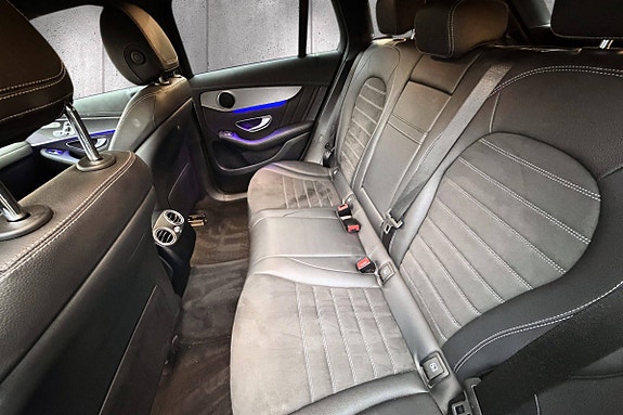 Mercedes-Benz EQC400 18 of 26