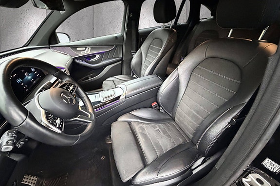 Mercedes-Benz EQC400 17 of 26