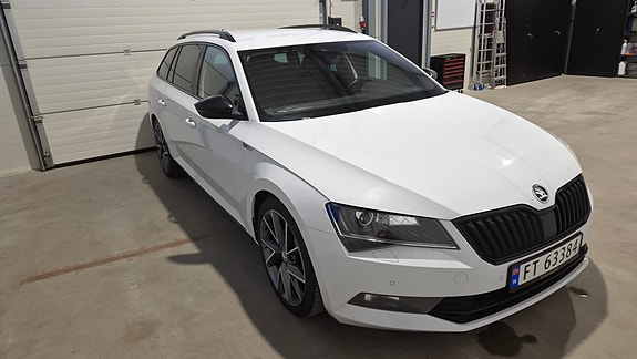 Skoda Superb 8 of 30