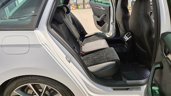 Skoda Superb 26 of 30