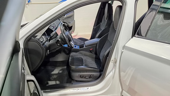 Skoda Superb 11 of 30