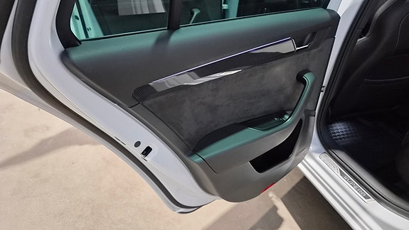 Skoda Superb 21 of 30