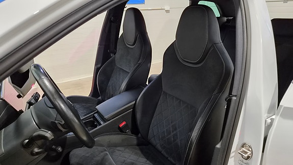 Skoda Superb 12 of 30