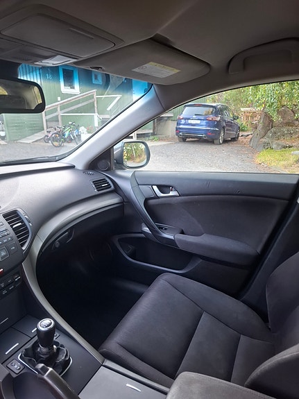 Honda Accord 17 of 30