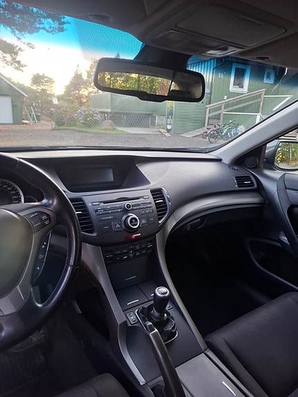 Honda Accord 16 of 30