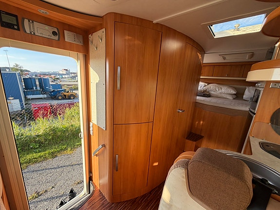 Hymer B 614 CL 20 of 30