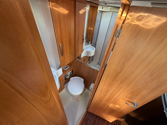 Hymer B 614 CL 22 of 30
