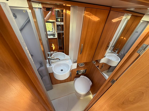Hymer B 614 CL 23 of 30