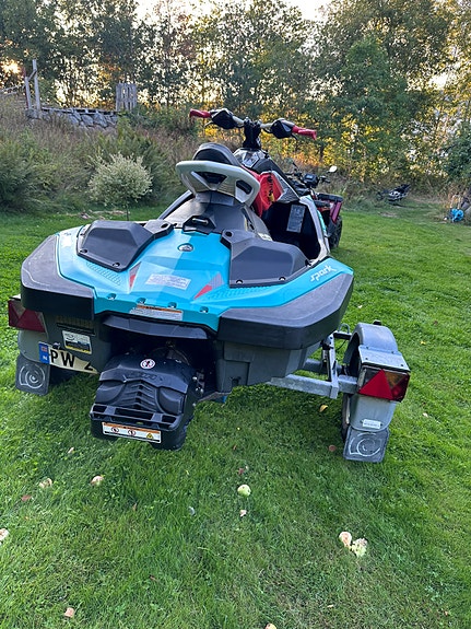 Seadoo spark trixx 2up med henger 6 of 9