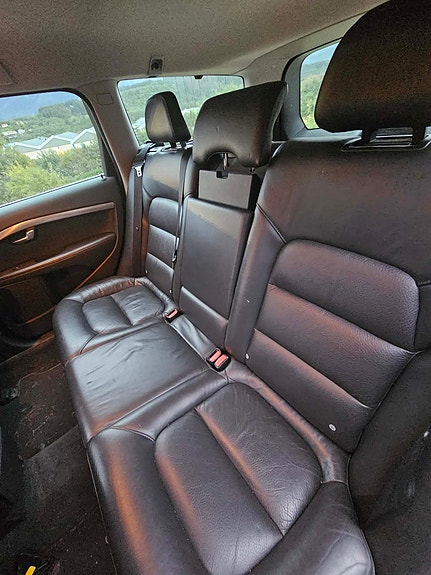Volvo V70 16 of 30