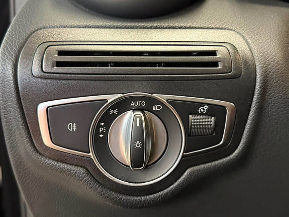 Mercedes-Benz GLC300 de 18 of 30