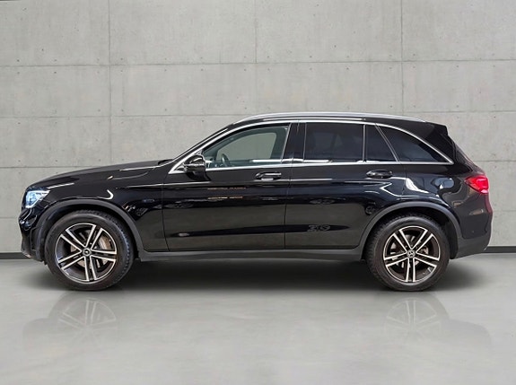 Mercedes-Benz GLC300 de 4 of 30