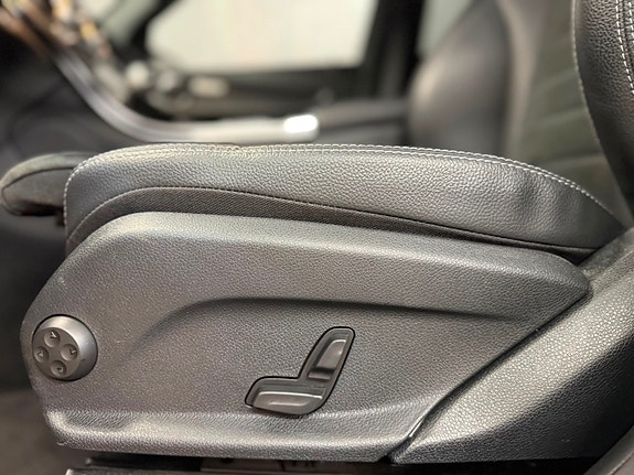 Mercedes-Benz GLC300 de 17 of 30