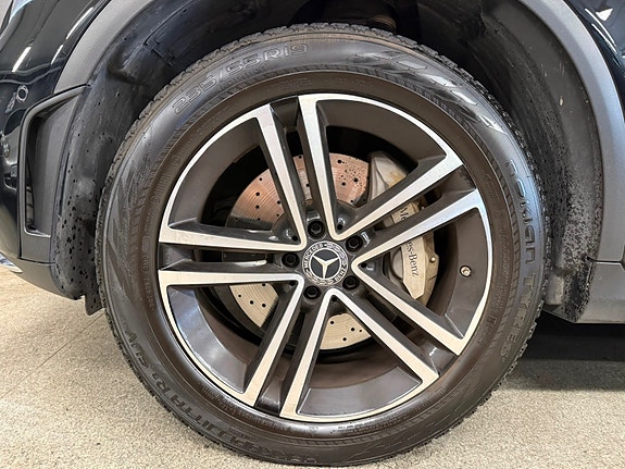 Mercedes-Benz GLC300 de 14 of 30
