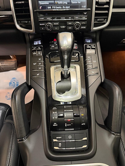 Porsche Cayenne 23 of 28