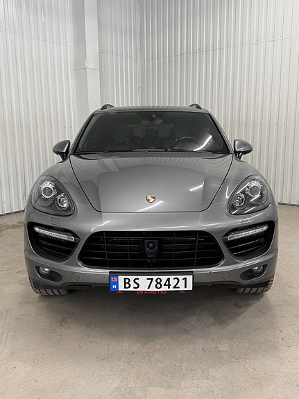Porsche Cayenne 4 of 28