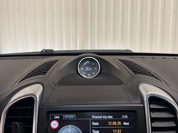 Porsche Cayenne 24 of 28