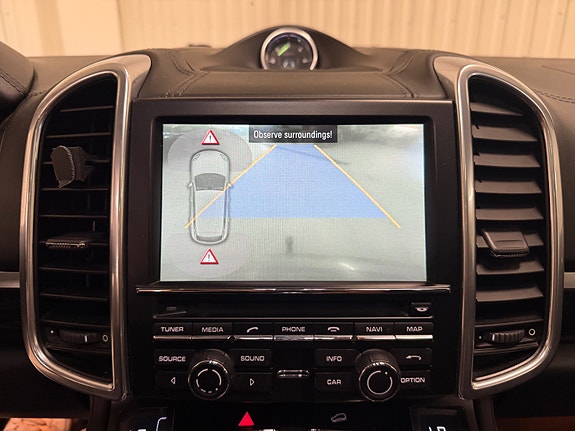 Porsche Cayenne 20 of 28