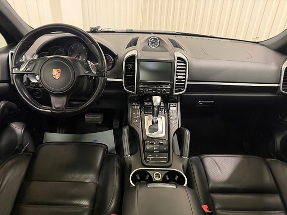 Porsche Cayenne 8 of 28