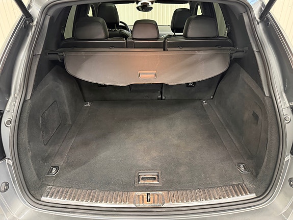 Porsche Cayenne 28 of 28