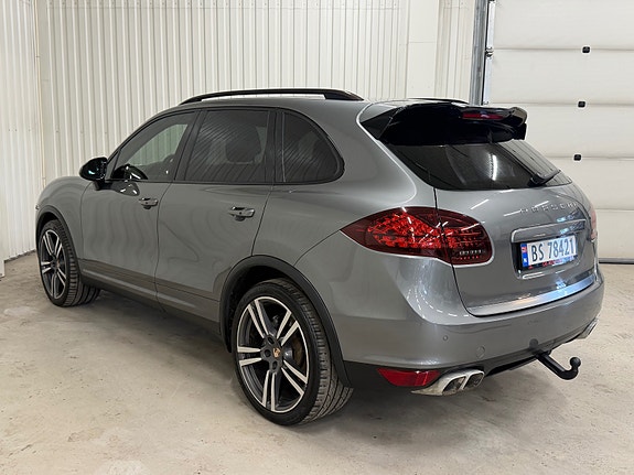 Porsche Cayenne 5 of 28