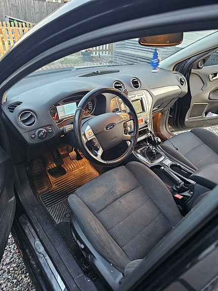 Ford Mondeo 8 of 12