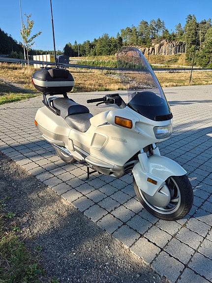 Honda PC 800 Pacific Coast 2 of 10