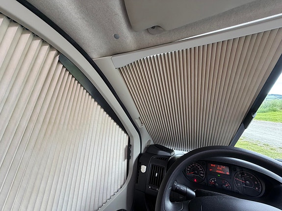Dethleffs Globebus Compact med 2 enkle senger, stort bagasjerom, egen dusj+++ 23 of 25