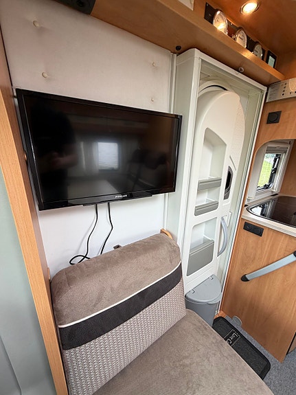 Dethleffs Globebus Compact med 2 enkle senger, stort bagasjerom, egen dusj+++ 21 of 25