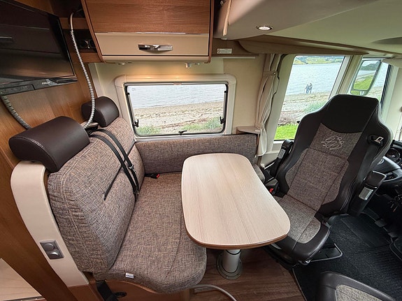 Knaus Van i 650 MEG 14 of 30