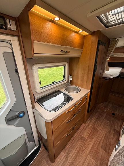 Knaus Van i 650 MEG 17 of 30