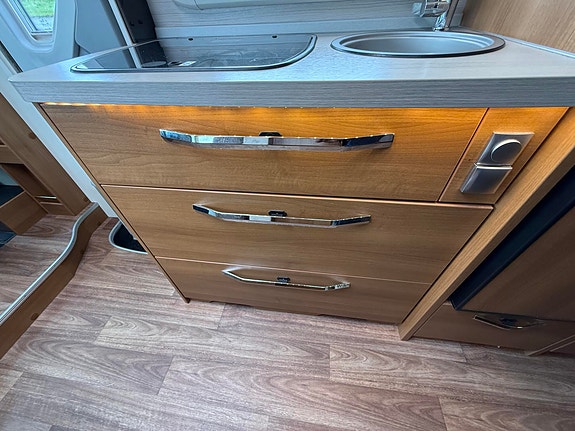 Knaus Van i 650 MEG 19 of 30