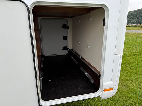 Knaus Van i 650 MEG 6 of 30