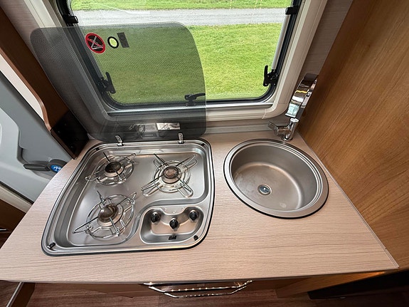 Knaus Van i 650 MEG 20 of 30