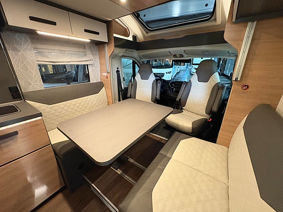Knaus LIVE WAVE 700 DX PLATINUM SELECTION / DIESEL TRUMA / 8 G GIRKASSE / LUFT FJERING BAK !! 9 of 30