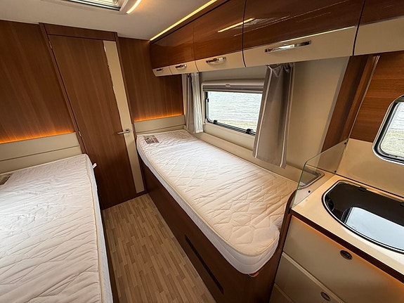 LMC PASSION T713 29 of 30