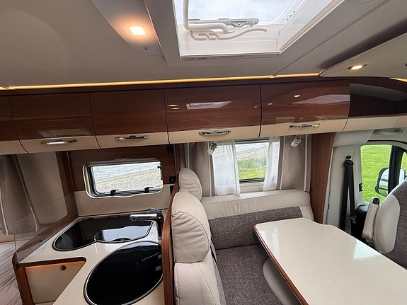 LMC PASSION T713 16 of 30