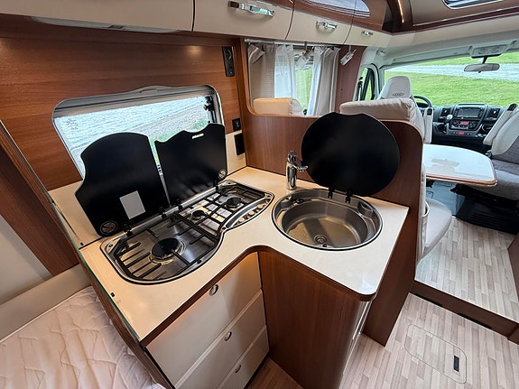 LMC PASSION T713 26 of 30