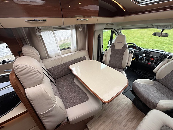 LMC PASSION T713 15 of 30