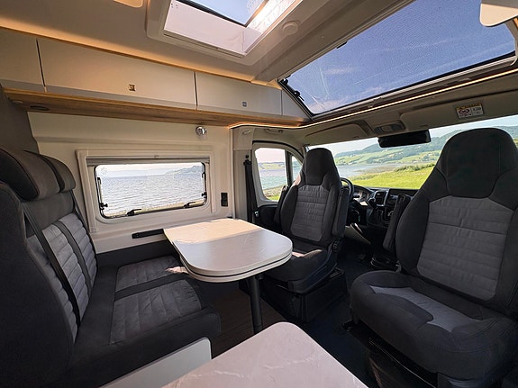 Hobby PRESTIGE VAN 640 ET 8 TRINNS / SMART DUSJ LØSNING/ LANGS GÅENDE SENGER !! 8 of 30