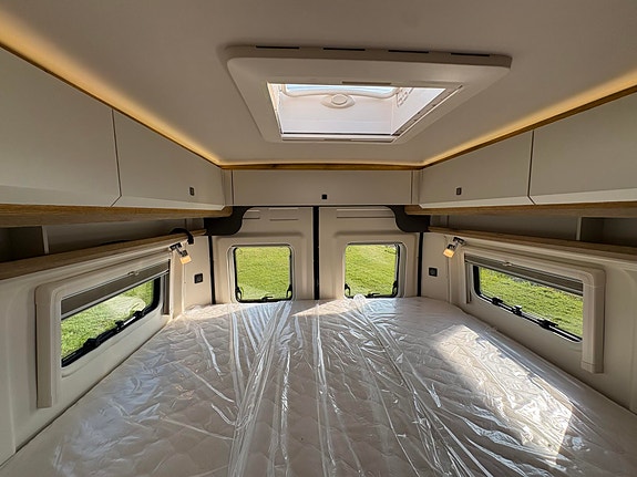Hobby PRESTIGE VAN 640 ET 8 TRINNS / SMART DUSJ LØSNING/ LANGS GÅENDE SENGER !! 26 of 30
