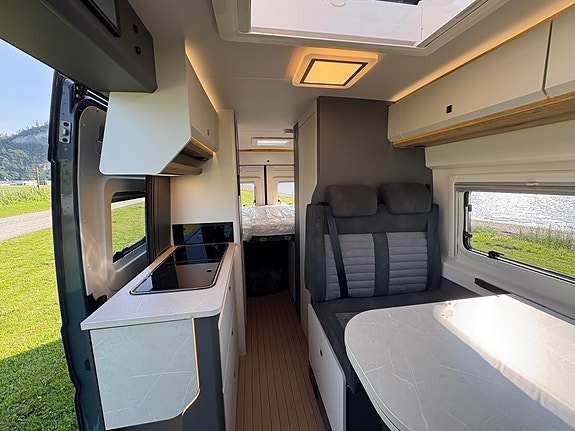 Hobby PRESTIGE VAN 640 ET 8 TRINNS / SMART DUSJ LØSNING/ LANGS GÅENDE SENGER !! 10 of 30