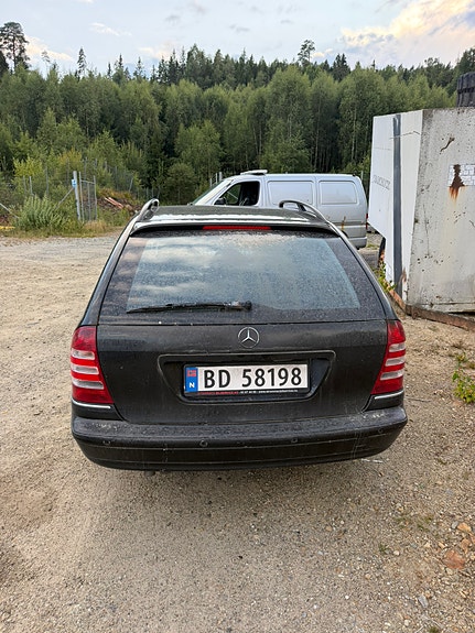 Mercedes-Benz C220 d 4 of 9