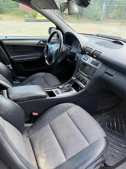 Mercedes-Benz C220 d 7 of 9