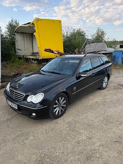 Mercedes-Benz C220 d 3 of 9