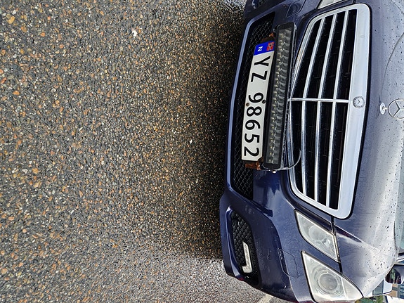 Mercedes-Benz E220 d 4 of 6