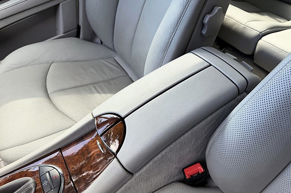 Mercedes-Benz E500 30 of 30
