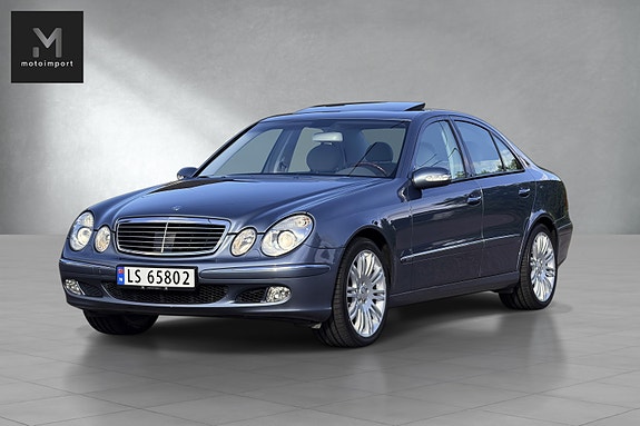 Mercedes-Benz E500 2 of 30