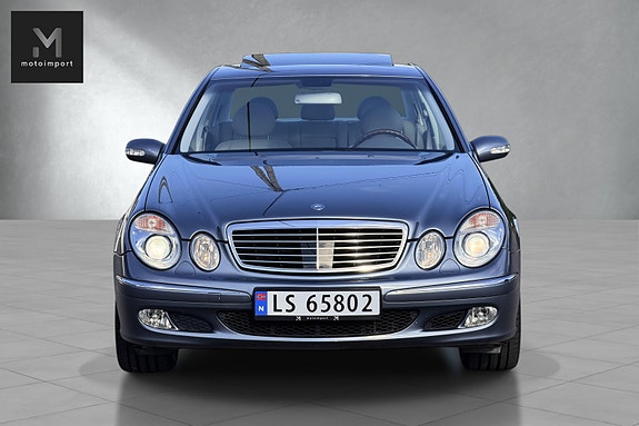 Mercedes-Benz E500 5 of 30
