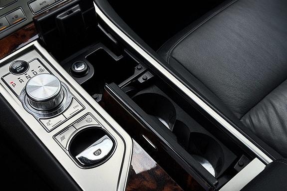 Jaguar XF 20 of 30